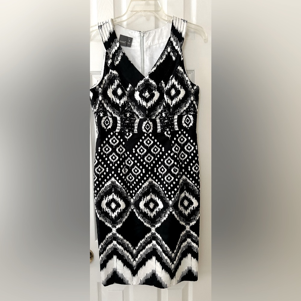 Sleeveless Black White Dress Zipper Back Womens  Size 8
